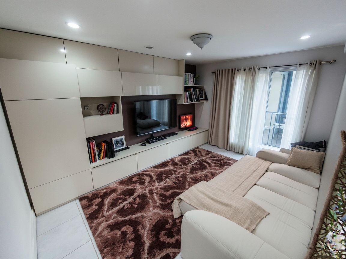 New Contemporary Living Room