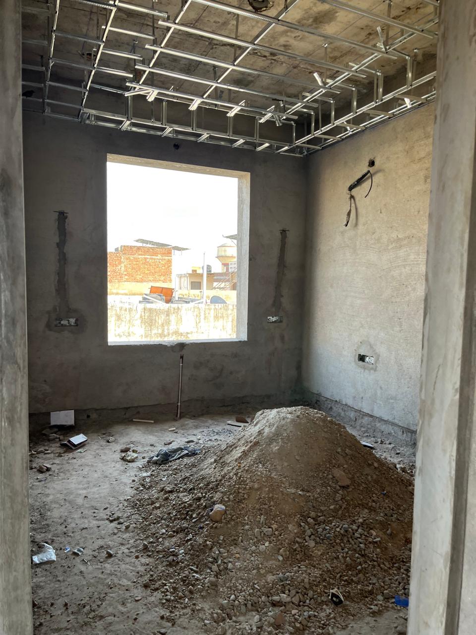 Old Biophilic Bedroom