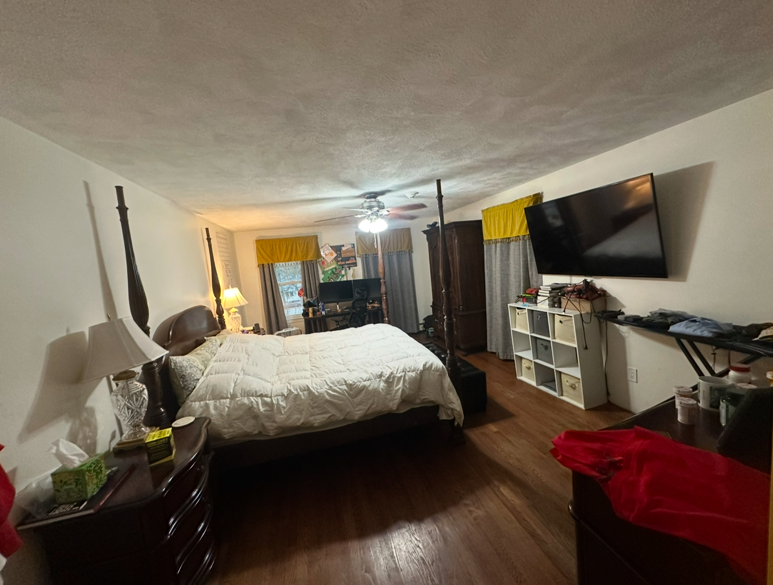 Old Mid-Century Modern Bedroom