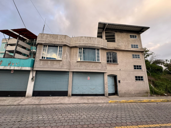 Old Contemporary House Exterior