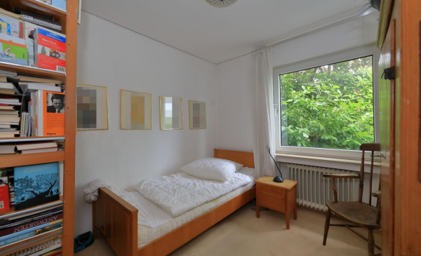 Old Biophilic Bedroom